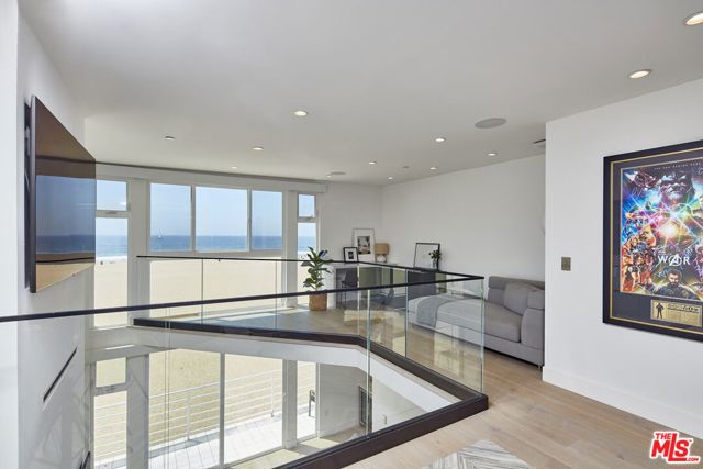4403 Ocean Front Walk, 205 photo 32