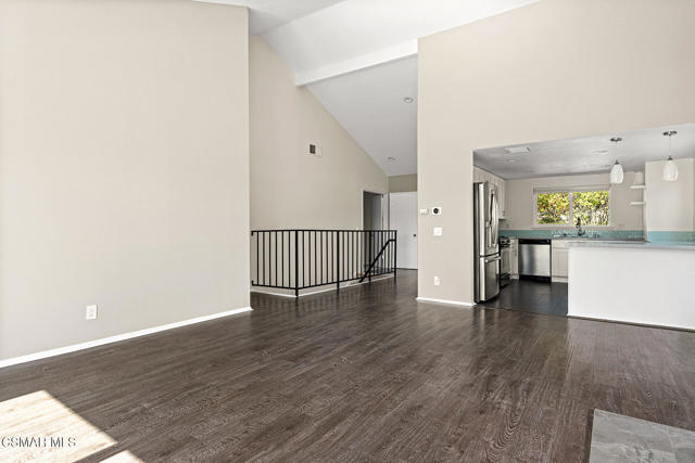 191 Rockrose Lane, Oak Park CA: https://media.crmls.org/mediaz/acd24a8f-e70a-434f-8c68-37d2b7e8d214.jpg