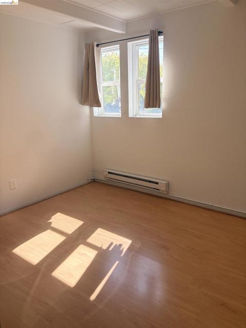 1024 Elsinore Ave, Oakland CA: https://media.crmls.org/mediaz/acd2b1d3-4555-456b-a2cc-eb31177ca996.jpg