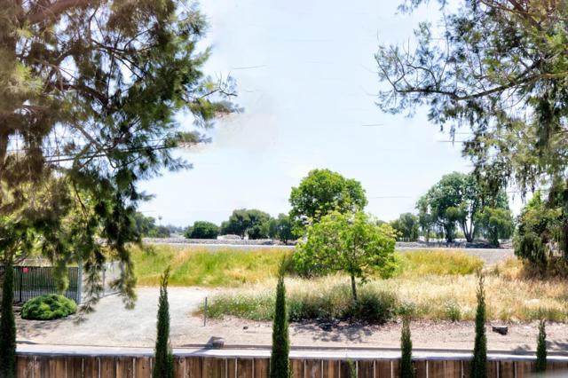 4330 Peregrine Way, Fremont CA: https://media.crmls.org/mediaz/acd45a3f-921a-4e3a-b404-16271cd65b85.jpg