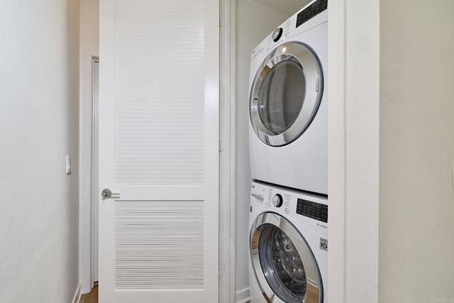 6140 Colt Place, Carlsbad CA: https://media.crmls.org/mediaz/acd47602-3bba-48d5-a9cd-0d1580118d21.jpg