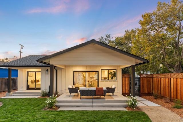 620 Iris Street, Redwood City CA: https://media.crmls.org/mediaz/acd49c22-024a-43f1-a61e-0f029be052e1.jpg