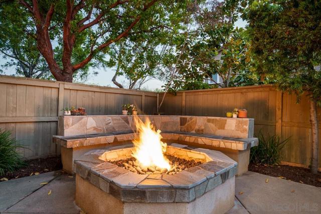 15820 Paseo Del Sur, San Diego CA: https://media.crmls.org/mediaz/acd4c01d-9623-4cb3-b121-7c59285b6ee8.jpg