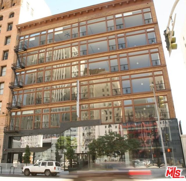 620 S Main Street, Los Angeles CA: https://media.crmls.org/mediaz/acd51d2b-81be-47c7-aed5-5ac306e64809.jpg
