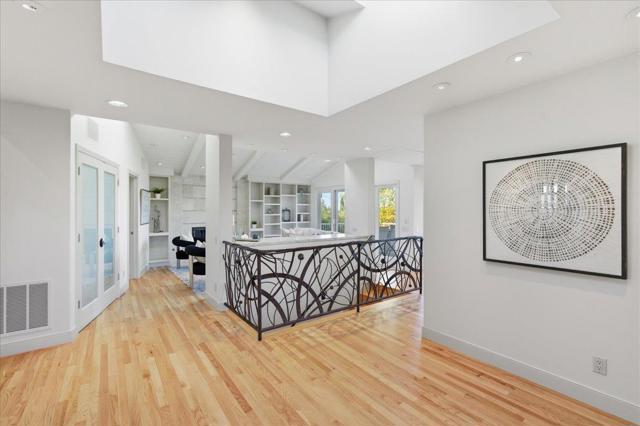 920 Oxford Drive, Los Altos CA: https://media.crmls.org/mediaz/acd569ae-83bd-4bba-96e7-c0c3b27c6724.jpg