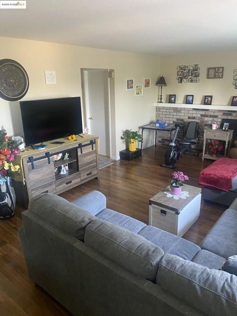 29 Palm Beach Way, Antioch CA: https://media.crmls.org/mediaz/acd5bc0e-7d85-44cd-b6aa-188f15d48b62.jpg