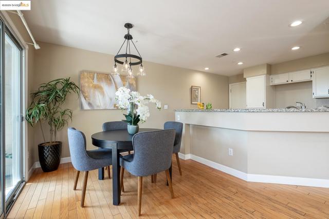 1105 Radiant Lane, San Ramon CA: https://media.crmls.org/mediaz/acd5db92-e454-4f51-8dc4-5b832d83d608.jpg