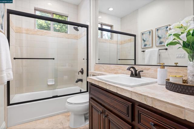 837 O'Brien Place, Danville CA: https://media.crmls.org/mediaz/acd5df36-57cd-4476-b78b-93c296eaebb4.jpg
