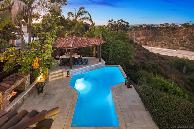 4915 Eyrie Rd, San Diego CA: https://media.crmls.org/mediaz/acd5e561-2ed2-4a21-9c55-f8e7ff030d37.jpg