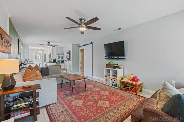 9126 Heatherdale St, Santee CA: https://media.crmls.org/mediaz/acd61924-3e32-4ddc-8b21-c26441c59630.jpg