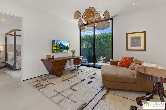8 Desert Lark Circle, Rancho Mirage, CA 92270