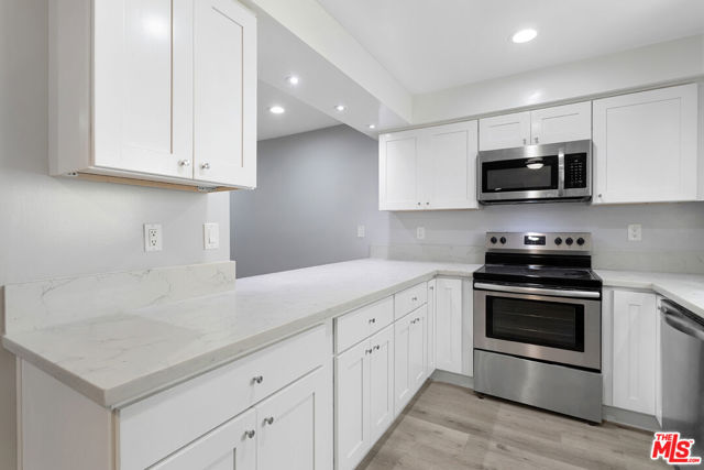 210 Lucia Avenue, Redondo Beach, California 90277, ,Residential Income,For Sale,Lucia,25560479