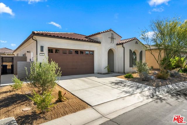 93 Cabernet, Rancho Mirage CA: https://media.crmls.org/mediaz/acd758cc-d68b-4d35-835e-611619cf5506.jpg