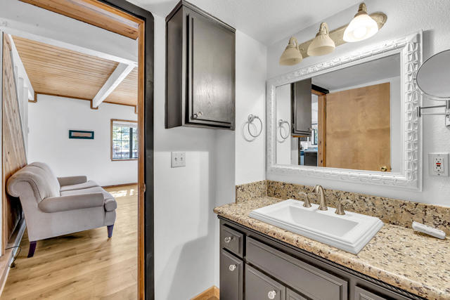 53184 Double View Drive, Idyllwild CA: https://media.crmls.org/mediaz/acd7c1e3-60ae-4b32-808e-92009c5ab670.jpg