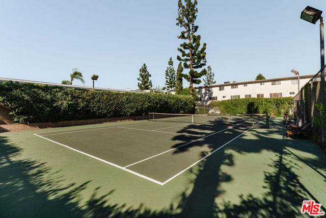 18348 Collins Street, Tarzana CA: https://media.crmls.org/mediaz/acd7e038-2061-48d1-9b8c-248344c2bc78.jpg