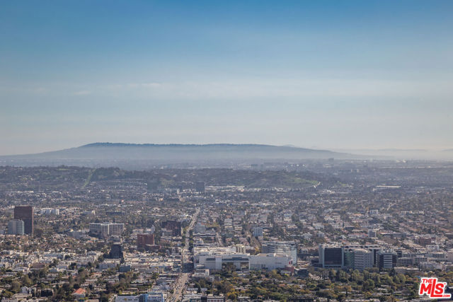 8506 Magnolia Drive, Los Angeles CA: https://media.crmls.org/mediaz/acd832db-8ff6-4118-97db-26d667ce4a5d.jpg