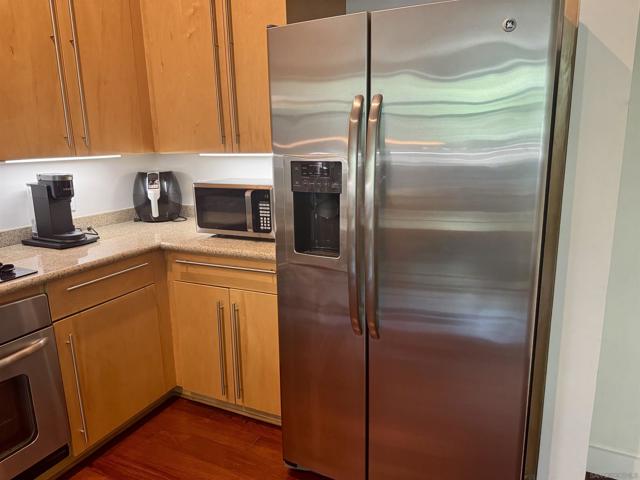 801 Ash St, San Diego CA: https://media.crmls.org/mediaz/acd98020-922f-44a8-ba69-d13c26910701.jpg