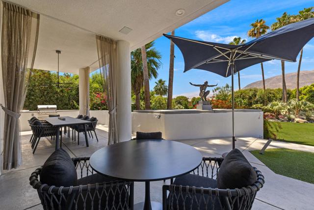 21 Clancy Lane Estates, Rancho Mirage CA: https://media.crmls.org/mediaz/acda0639-d739-4aa9-8578-b60809360b58.jpg