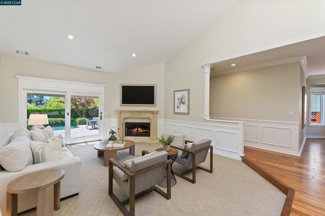 4343 Quail Run Ln, Danville CA: https://media.crmls.org/mediaz/acda2528-e91d-4974-91b5-f48c2e533772.jpg