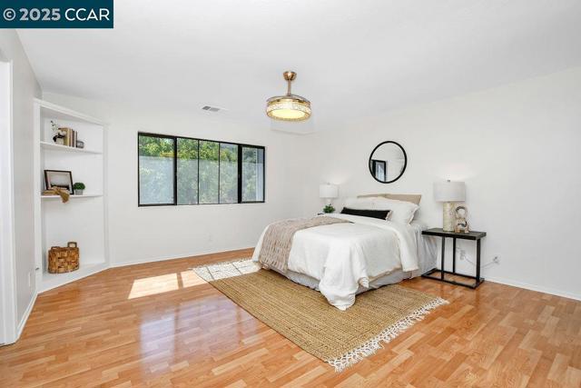 4782 Starflower Dr, Martinez CA: https://media.crmls.org/mediaz/acdae38f-0cc2-4d73-a36d-b74754f407ba.jpg