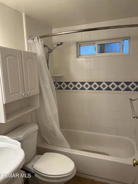 731 Tudor Circle, Thousand Oaks CA: https://media.crmls.org/mediaz/acdaf584-aede-47f2-a28b-9962b4df9f14.jpg