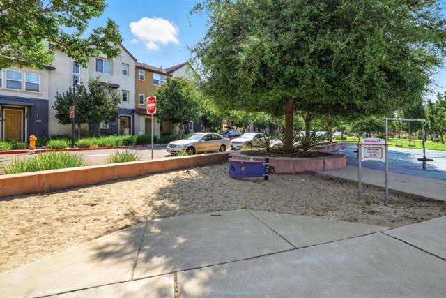 2333 Gibbons Street, Hayward CA: https://media.crmls.org/mediaz/acdbe285-84c5-40de-add0-4439f7f32858.jpg