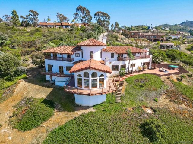 859 Cocos Dr, San Marcos CA: https://media.crmls.org/mediaz/acdc1174-f748-4031-be75-ae467eaad0cd.jpg