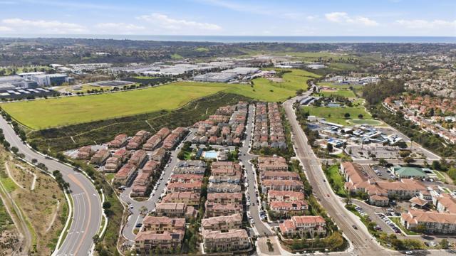 Detail Gallery Image 32 of 37 For 4367 Pacifica Way #2,  Oceanside,  CA 92056 - 3 Beds | 3/1 Baths
