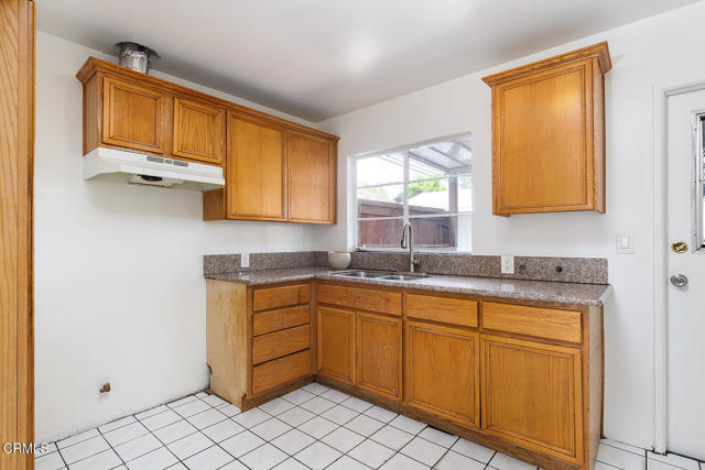 114 S Canyon Boulevard, Monrovia CA: https://media.crmls.org/mediaz/acdcb933-1bae-425a-a944-99798b2eb42a.jpg