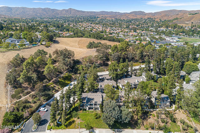 5720 Skyview Way, Agoura Hills CA: https://media.crmls.org/mediaz/acdce061-9c16-4f99-ad6b-477633de5f1b.jpg