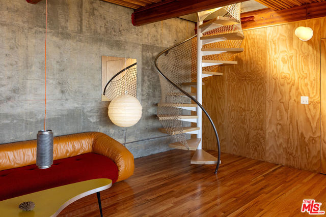 1515 Killarney Avenue, Los Angeles CA: https://media.crmls.org/mediaz/acdd5511-84bb-4778-ad63-48f2cdc6bd81.jpg