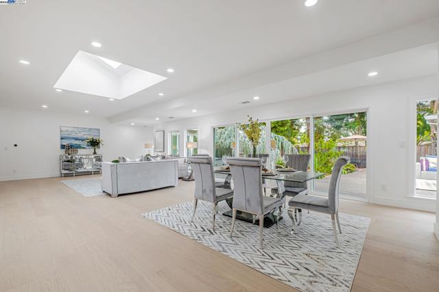 41511 Chadbourne Dr, Fremont CA: https://media.crmls.org/mediaz/acdd90d5-2052-4aeb-b2ae-f2e01ec6665c.jpg