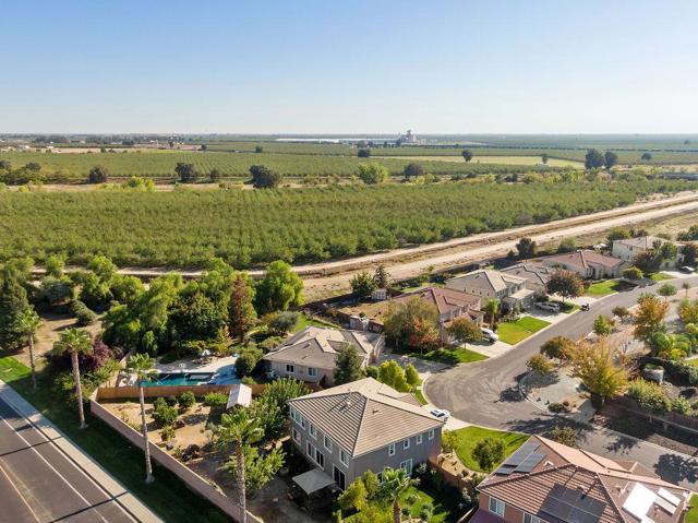 11447 Mirage Drive, Chowchilla CA: https://media.crmls.org/mediaz/acdda529-0739-47da-bf0a-37a5b79851a3.jpg