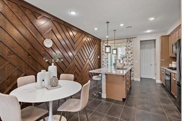 1090 California Circle, Milpitas CA: https://media.crmls.org/mediaz/acde55b6-3c7c-47c5-9c1a-8834b6f6b29c.jpg