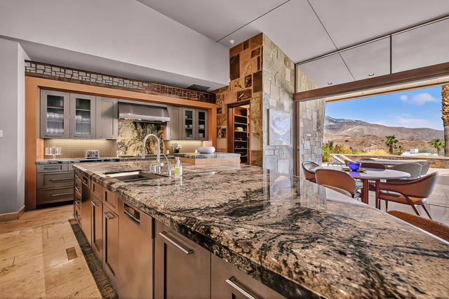 9 Rockcrest, Rancho Mirage CA: https://media.crmls.org/mediaz/acde6074-de8c-4bee-b794-f4bc998a8fbf.jpg