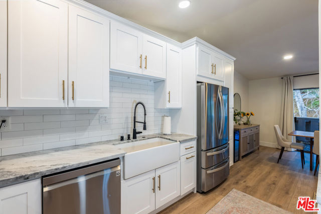 29107 Thousand Oaks Boulevard, B photo 8
