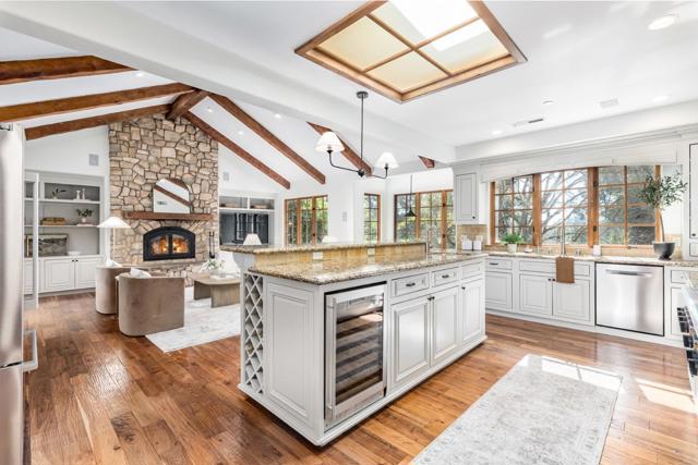 114 Zanzibar Drive, Aptos CA: https://media.crmls.org/mediaz/acdf1b6c-4ef1-40d0-b61d-4988ce430c74.jpg