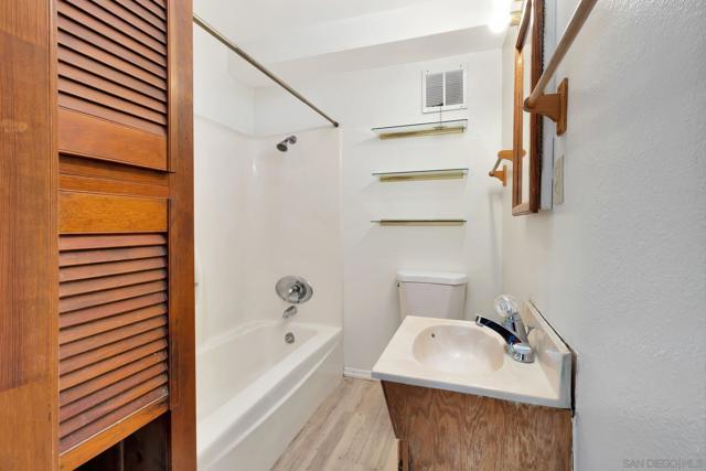 2194 96 Bonita St, Lemon Grove CA: https://media.crmls.org/mediaz/acdf403a-4783-4b58-a86d-e73a3e07864a.jpg