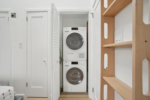 2183 45th Avenue, San Francisco CA: https://media.crmls.org/mediaz/acdfc3d2-0a16-4b8f-8efd-96e70ee233f9.jpg