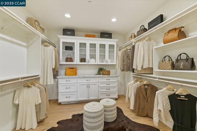 132 Quinterra Ln, Danville CA: https://media.crmls.org/mediaz/acdfc5d8-dcbb-45d5-b49e-285874693464.jpg