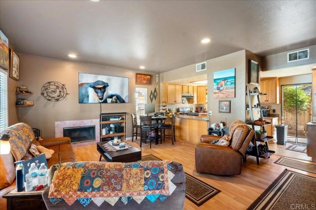 Detail Gallery Image 7 of 25 For 1005 Anza Ct, El Cajon,  CA 92020 - 4 Beds | 2/1 Baths