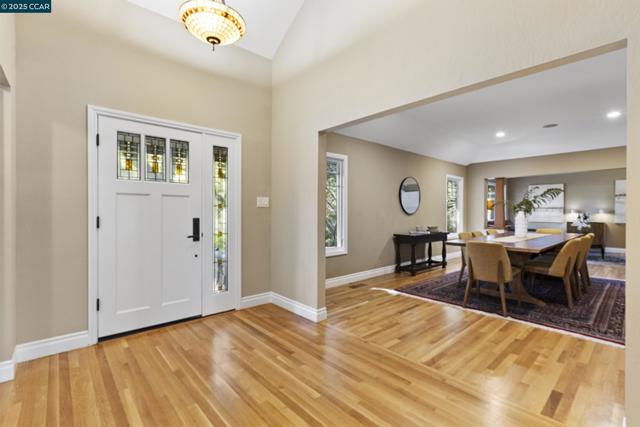 350 Pine Creek Rd, Walnut Creek CA: https://media.crmls.org/mediaz/ace05fcf-9ae2-4b74-a6ff-f8444dd11f6d.jpg