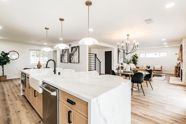3624 Governor Dr, San Diego CA: https://media.crmls.org/mediaz/ace07d56-3842-4b4d-8df2-62608617dba1.jpg