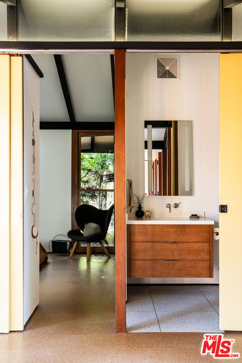 2050 La Fremontia Street, South Pasadena CA: https://media.crmls.org/mediaz/ace1b9e9-65c9-4ae1-95e2-9ace4491e9c1.jpg