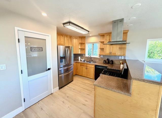 908 Bancroft Ave, Half Moon Bay CA: https://media.crmls.org/mediaz/ace1e7d2-ed6e-4b42-8d91-8dceff081cac.jpg