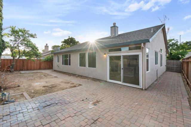 110 Walnut Meadows Court, Oakley CA: https://media.crmls.org/mediaz/ace2b925-1ad4-45f5-bf3b-847560393f68.jpg