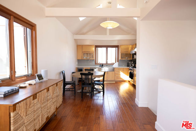 6644 Vista Del Mar, Playa del Rey CA: https://media.crmls.org/mediaz/ace36439-5eea-4906-b233-3f352a72aa1e.jpg