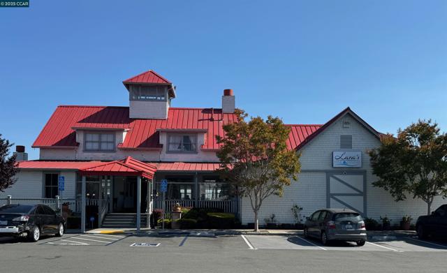 609 Commodore Dr, Richmond CA: https://media.crmls.org/mediaz/ace3c58d-a813-463d-b166-270ae6026698.jpg