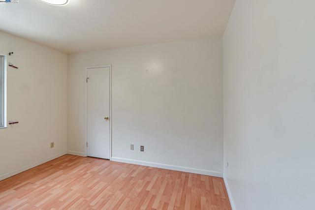 2538 E 16Th St, Oakland CA: https://media.crmls.org/mediaz/ace42c41-1c6a-4907-a8e6-0a9f2ee8bf4f.jpg