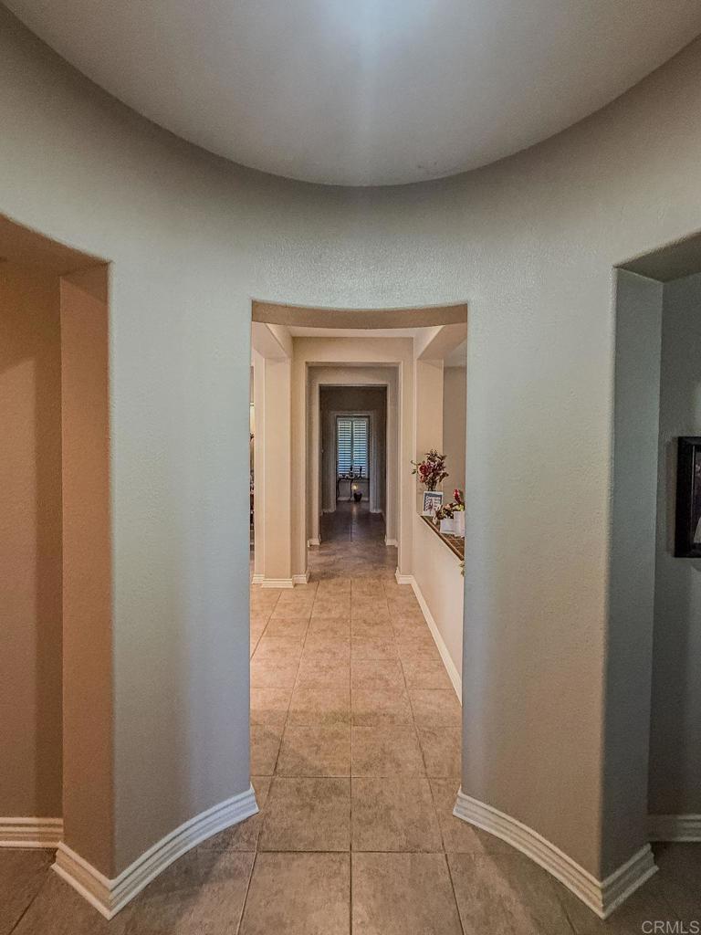 https://media.crmls.org/mediaz/ace4a019-4954-424f-9094-e7dc0f5d927c.jpg?preset=X-Large